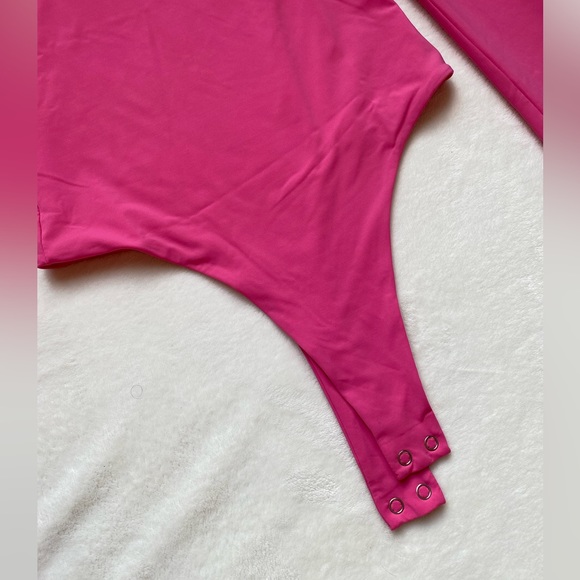 QINSEN Women's Sexy Square Neck Bodysuit - Picture 5 of 11